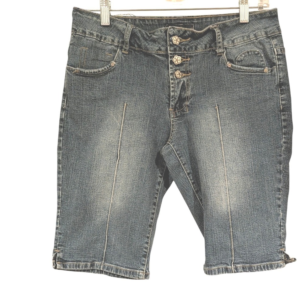 Y2K Bermuda‎ Shorts 7/8 Blue Denim Flower Button Longline Slit Hem Crest Jeans